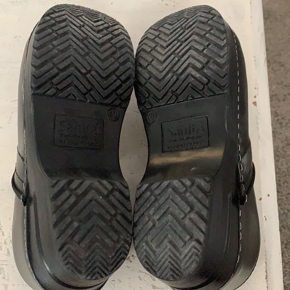 Clogs - Picture 2 of 12